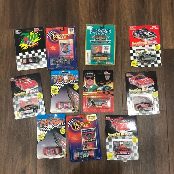 1992 1993 NASCAR Racing Champions Stock Car w/ Card and Display & Winners Circle - Picture 10 of 13